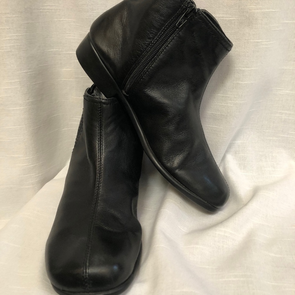 Aerosoles "Duble Trouble" Ankle Bootie